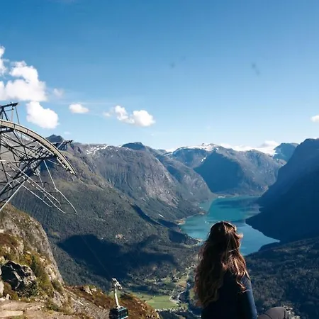 Loen Apartments Апартаменты *