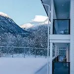 Loen Apartments *